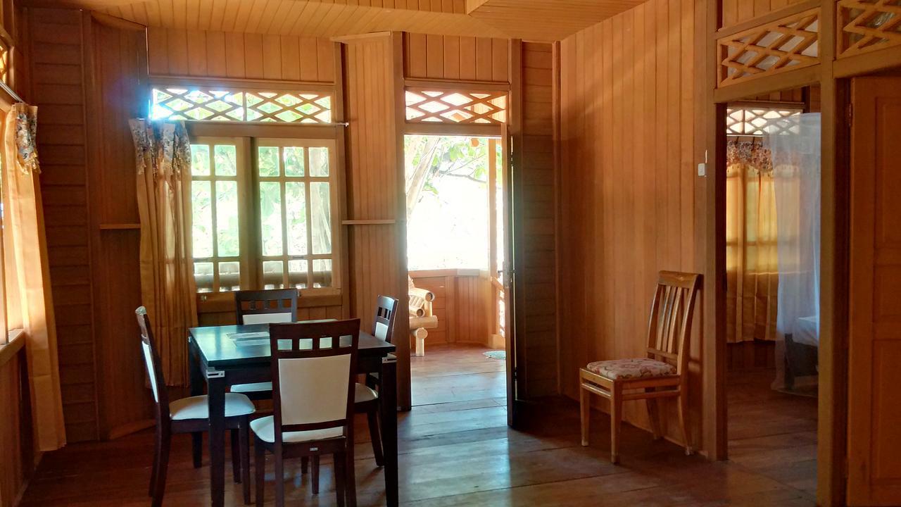 Jonaths Cottage Бунакен Екстериор снимка