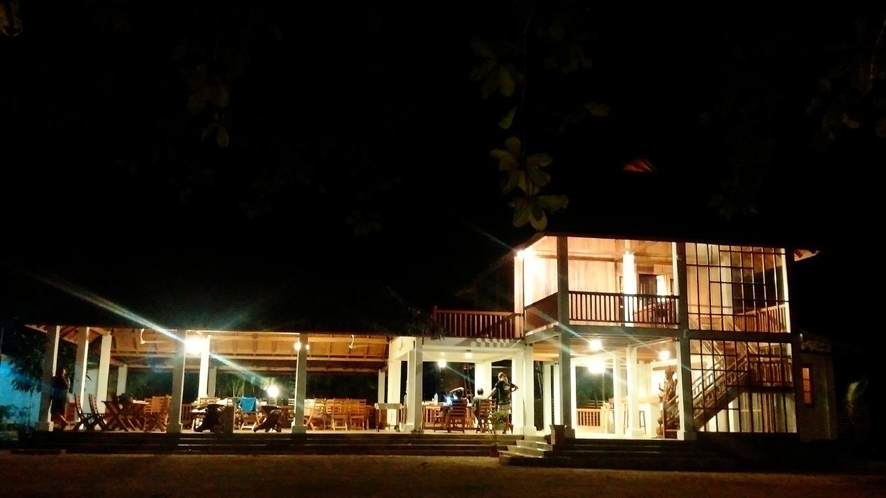 Jonaths Cottage Бунакен Екстериор снимка